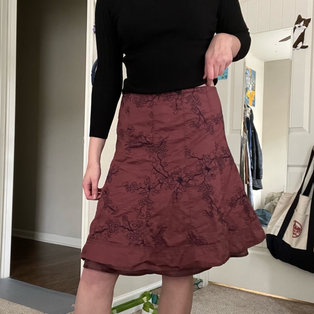 Cute Mid Skirt with flower pattern. Layered. Zip up but not stretchable.